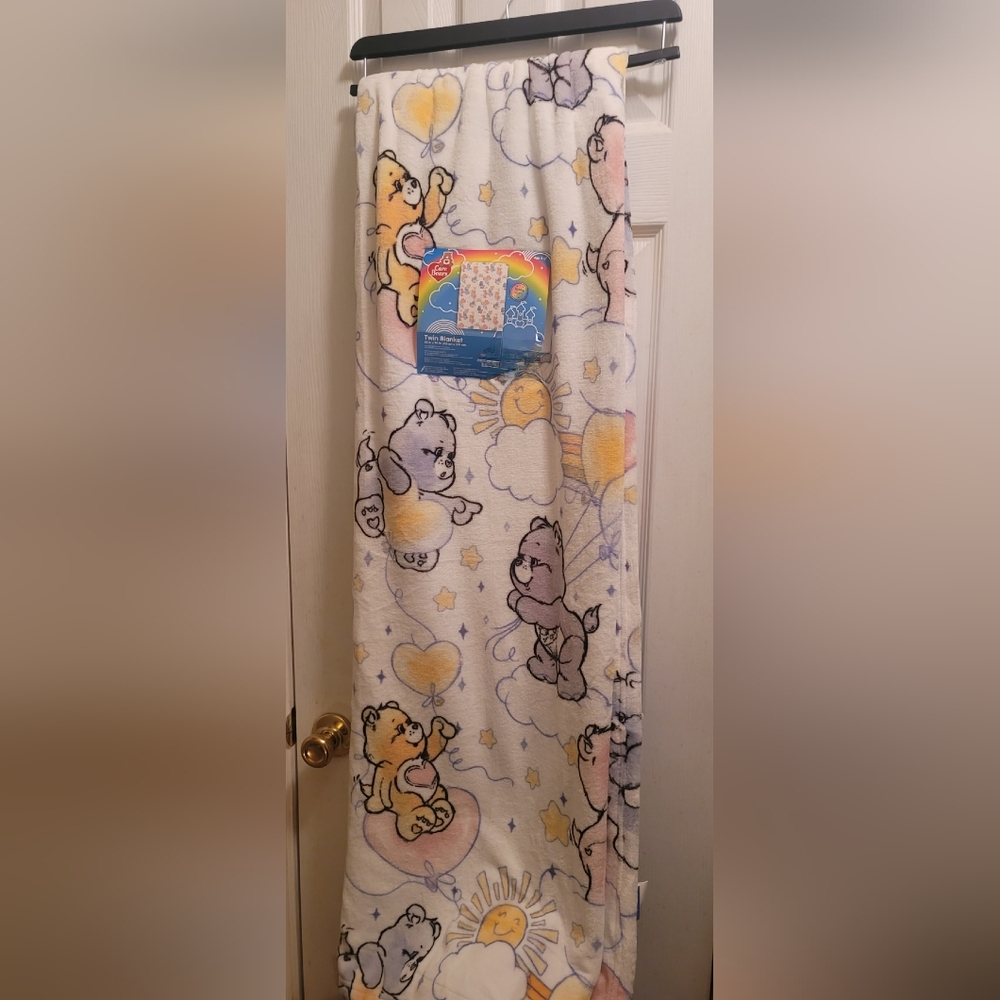 Care Bears Super Soft Plush Throw Blanket 60 X 90” Spring Love Extra Long New